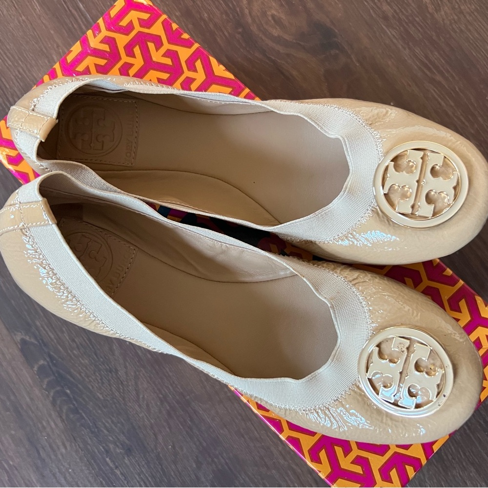 Tory Burch Cream Flats with Iconic Logo